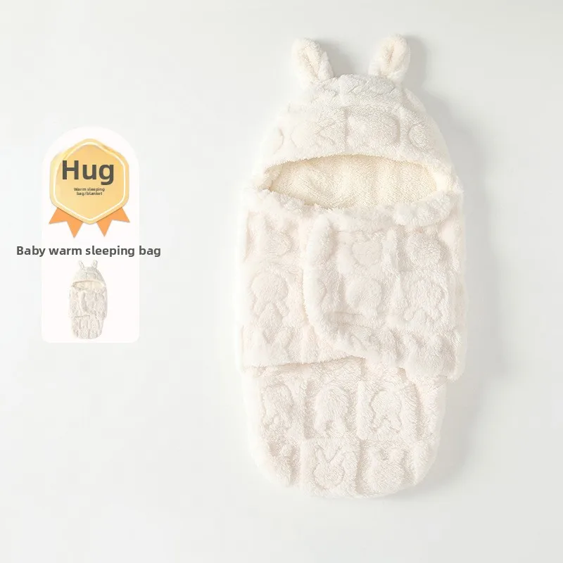 Newborns Go Out, Babies in Autumn and Winter Are Wrapped in Warm Blankets, Slept in The Delivery Room, and Held