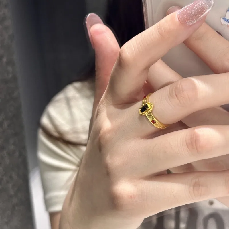 خاتم ذهبي عتيق شعبي من العصور الوسطى من Xiaohongshu للسيدات خفيف فاخر مرصع بالزركون خاتم قابل للتعديل ذو إحساس متقدم