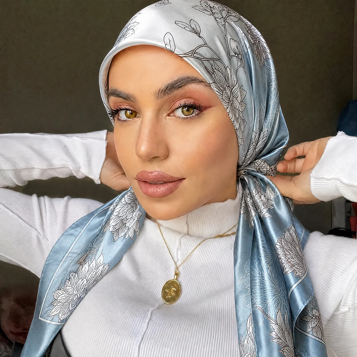

New Printed Satin Silk Square Hijab For Women Fashion Muslim Satin Silk Hijab Non-slip Shawl Soft Ventilate Turban 22*60cm