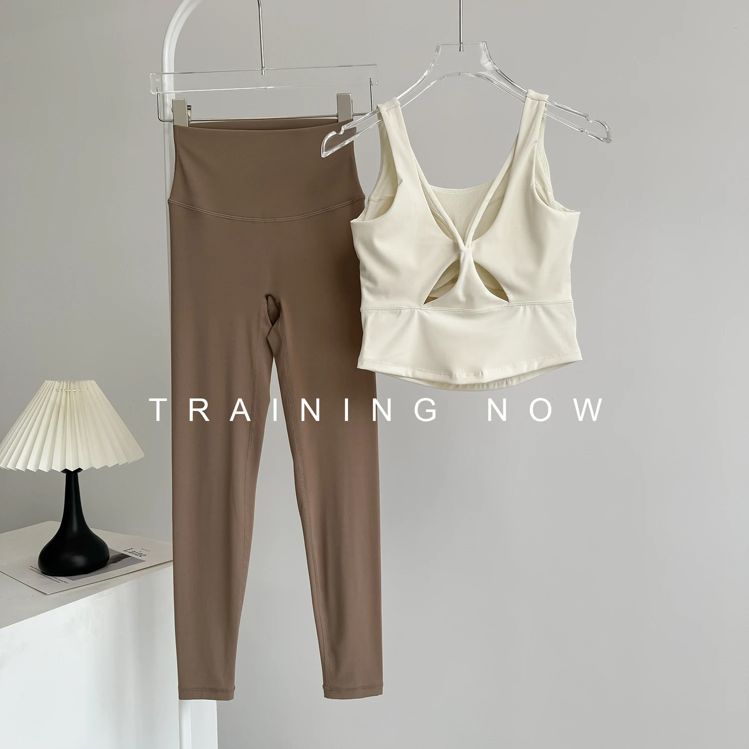 

Комплект одежды для йоги для женщин, осенний универсальный спортивный и фитнес-красота, закрывающий спину, жилет с высокой талией, тренировка для бега