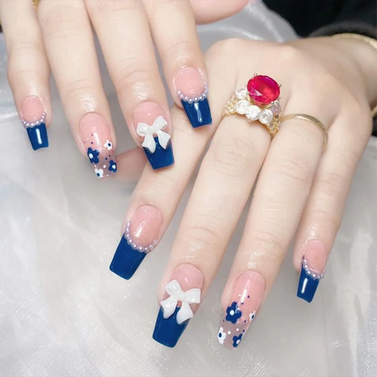 

Blue French Style Nail Plate Pearl Ins Stylish Wearable Nail Butterfly Knot Nail Patch Fake Nail