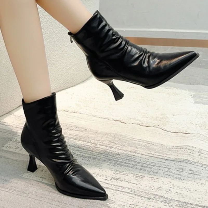 여성 겨울 신상 클래식 솔리드 컬러 첼시 부츠 일상 착용 사무실 착용 쇼핑용 짧은 플러시 따뜻한 앵클 부츠