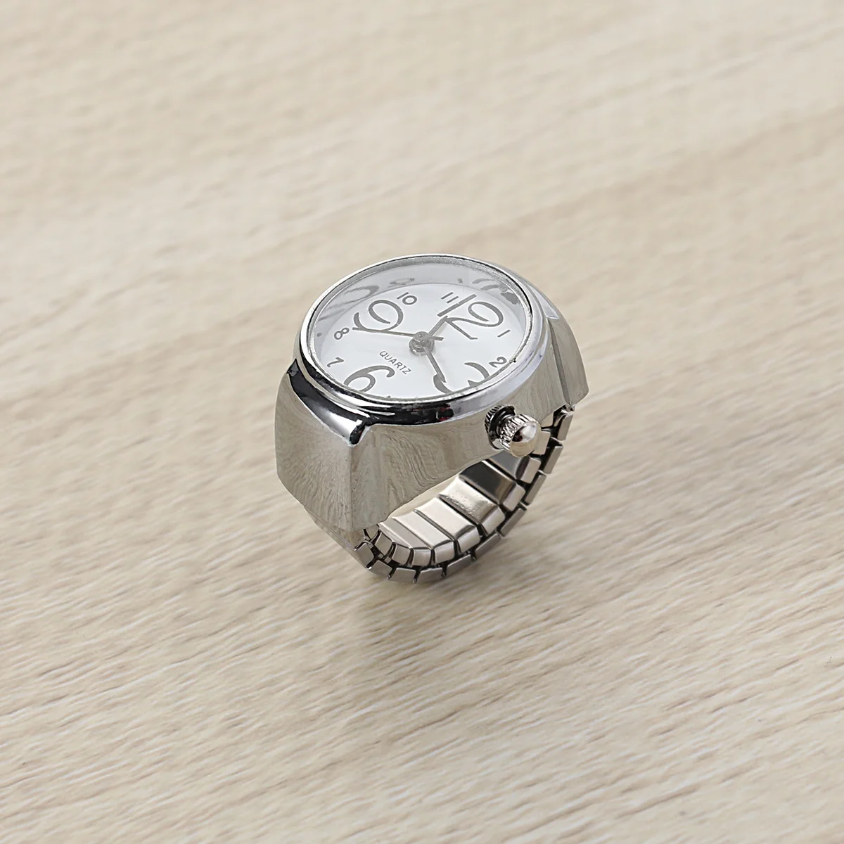 ساعة دائرية صغيرة بيضاء إبداعية مرنة تناظرية كوارتز إصبع يمكن ارتداؤها مجوهرات ساعة وظيفية إكسسوارات عصرية لـ