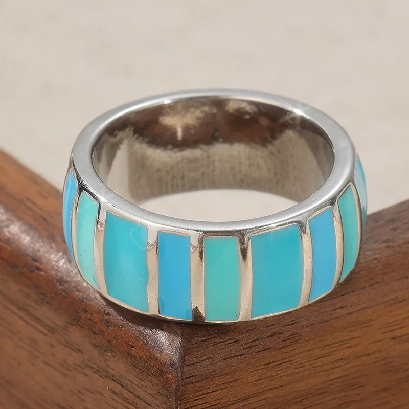 Vintage-Ring aus silberfarbenem Metall mit handgeschnitzter Emaille für Damen, geometrischer Schmuck für den täglichen Gebrauch und Partys – Detail 4
