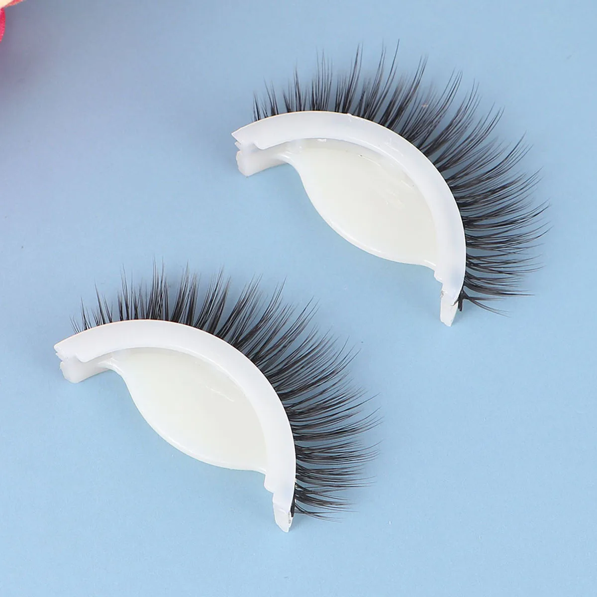 

-Adhesive 3D Thick False Eyelashes Reusable Long Fake Eyelashes for Wedding Photoshoot Makeup Fake Eyelash