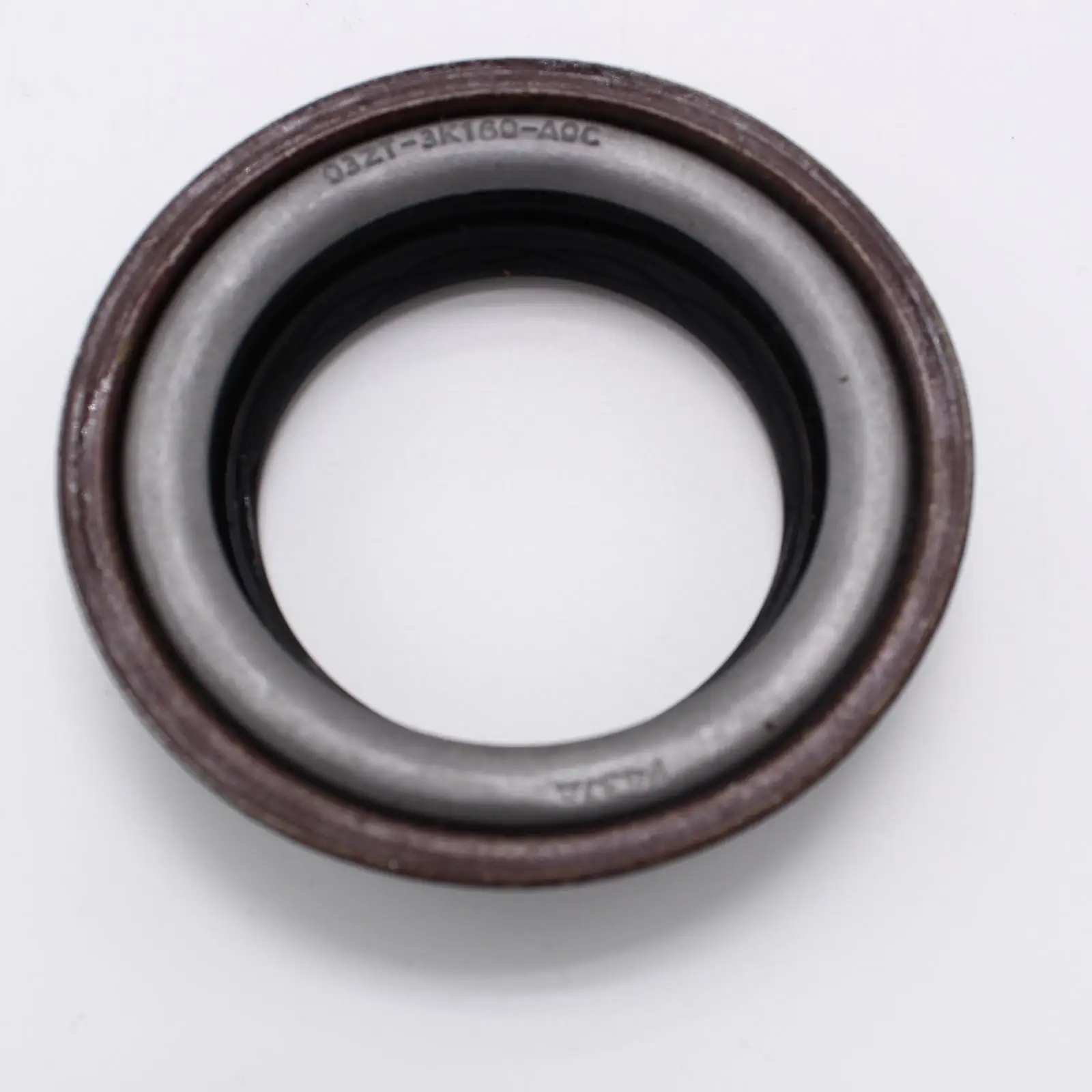 Drive Shaft Oil Seal 1543933 Front Drive Axel Shaft Oil Seal for Ford C-max 2.0 Lpg/cng/tdci 2007–2019 B-max 1.4 Lpg 2012-