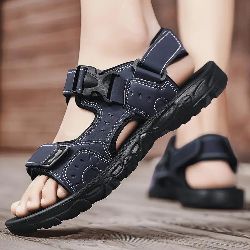 A Pair of New Summer Non-Slip Men's Sandals, Sports Outdoor Shoes, Wear-Resistant Driver's Shoes Soft-Soled Casual Beach Shoes