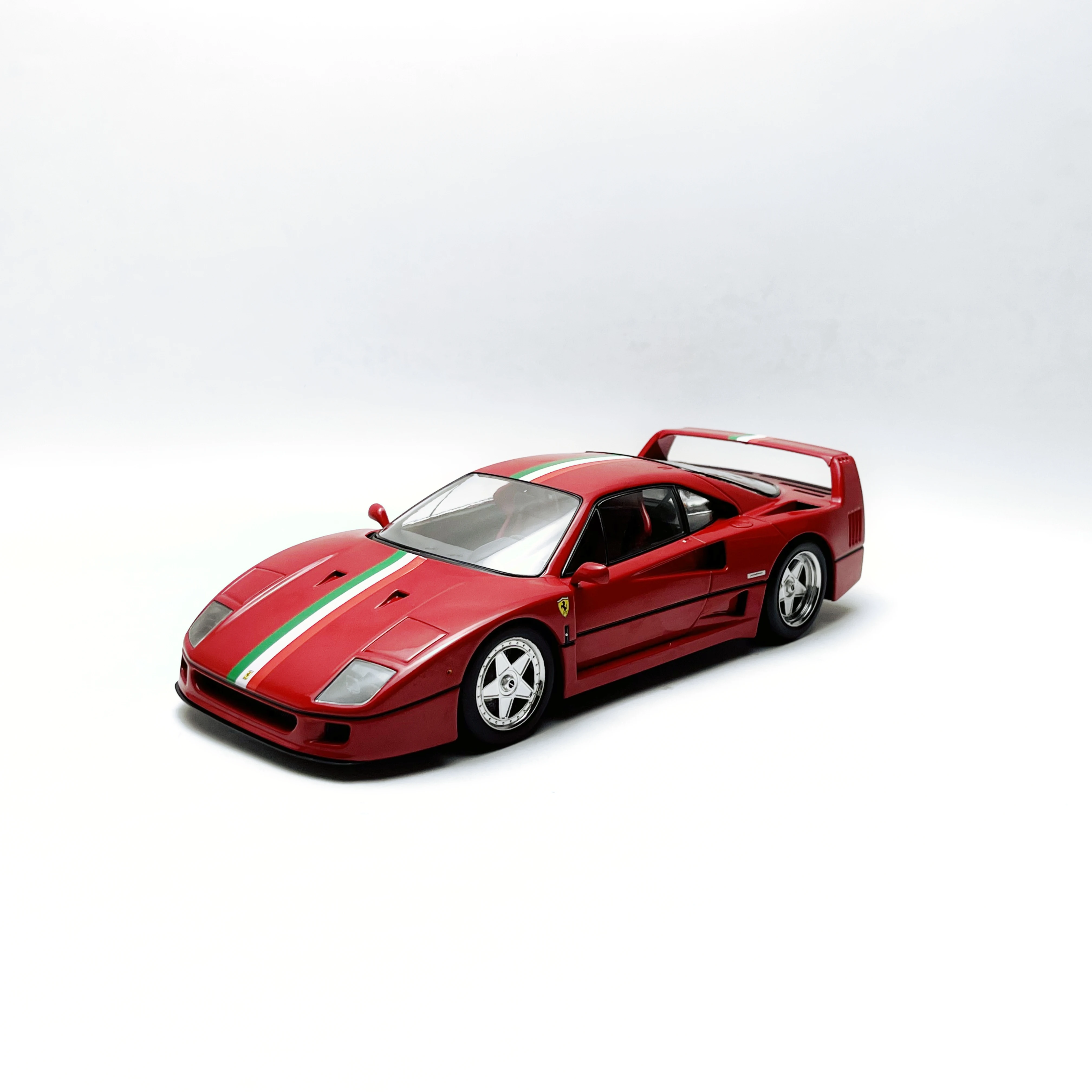 

Diecast KK 1:18 Scale Ferrari F40 Italian Design Alloy Coupe Car Model Collectible Toy Gift Souvenir Display Ornament