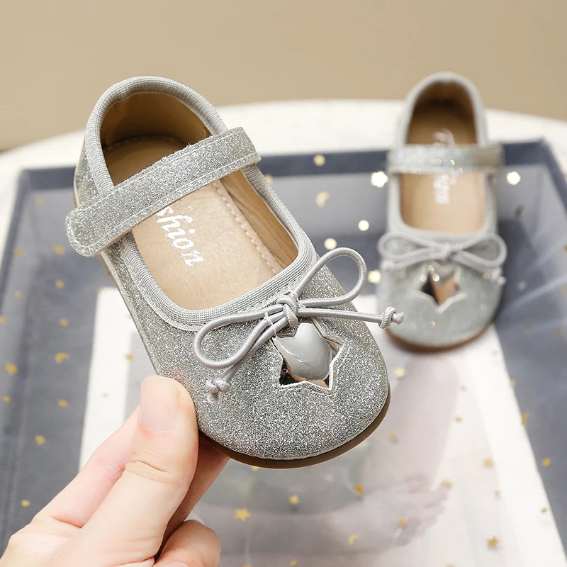 

Baby Fashion Little Leather Shoes 2025 New Autumn Versatile Comfortable Soft Sole Anti Slip Sweet Bow1-3 Princess Baby Girl Shoe
