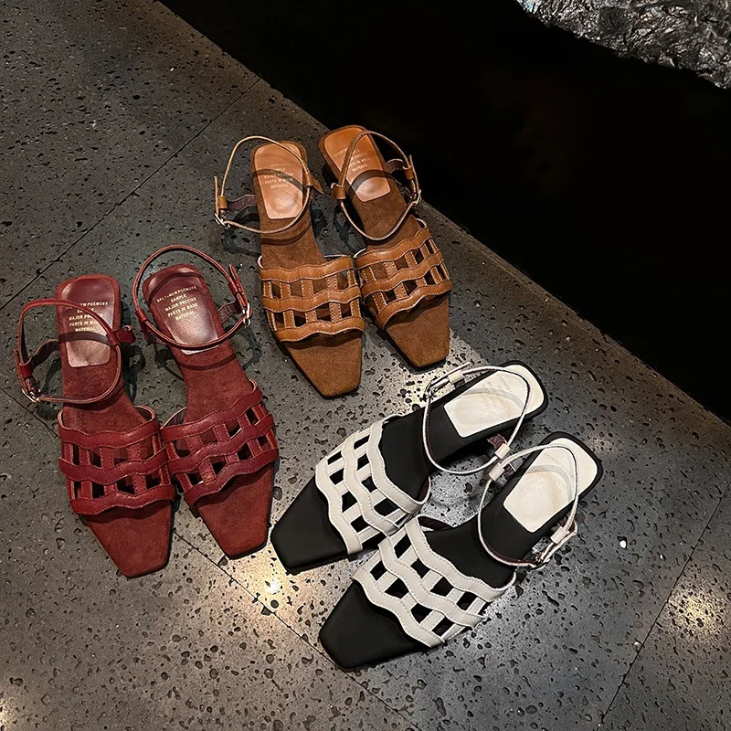 2025年夏 牛革 ホローワード サンダル スクエアトゥ ミドルヒール バックルストラップ オープントゥサンダル 大きいサイズ