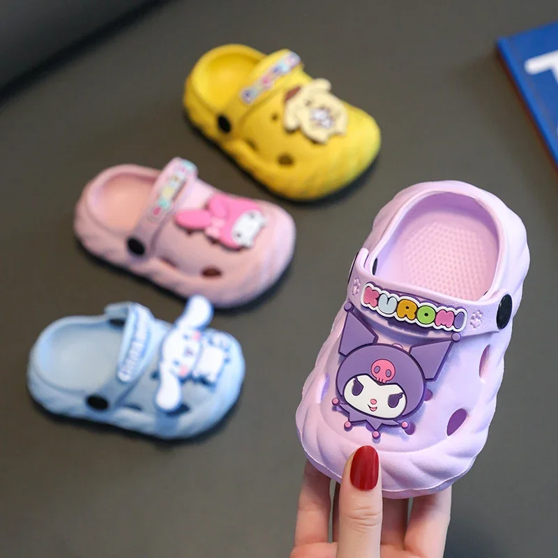 SANRIO MyMelody Kuromi Cinnamoroll para niños y niñas, zapatillas de baño para interiores y exteriores, dibujos animados bonitos, Verano