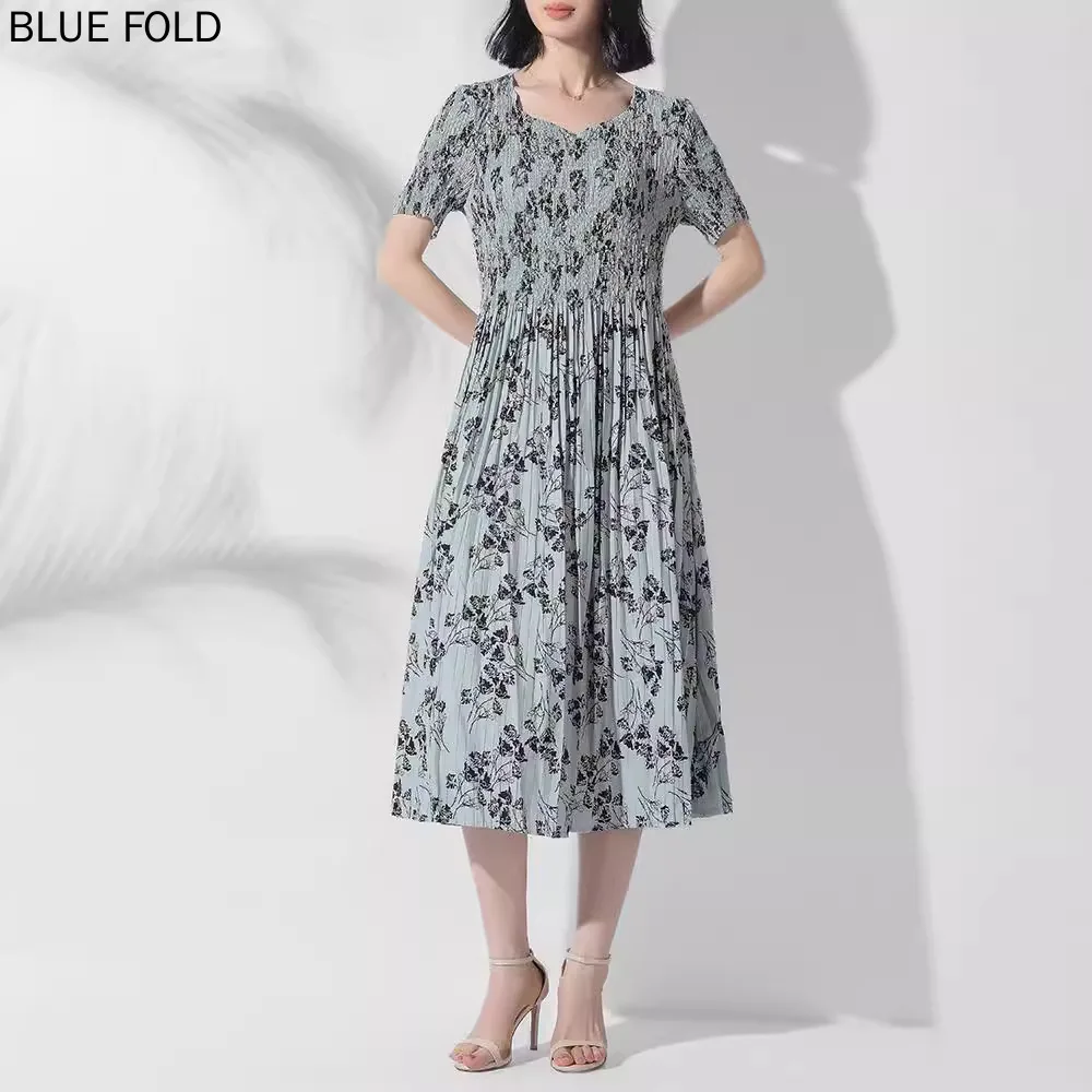 

MIYAKE Pleated Printed New Style Dress Women Fashionable and Elegant Loose Commuting V-neck Slim Floral Pleats Dresshigh Quality