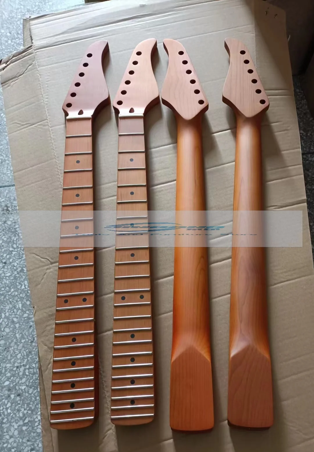 

22 frets SR Shure handle electric guitar neck with maple baked maple guitar neck beef bone pillow guitar instrument modification