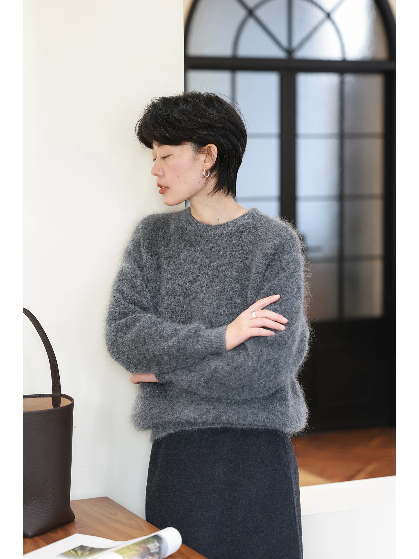 

Женский вязаный свитер свободного кроя из смесовой шерсти с длинным ворсом, теплый, уютный, модный, повседневный, средней длины, стандартный крой