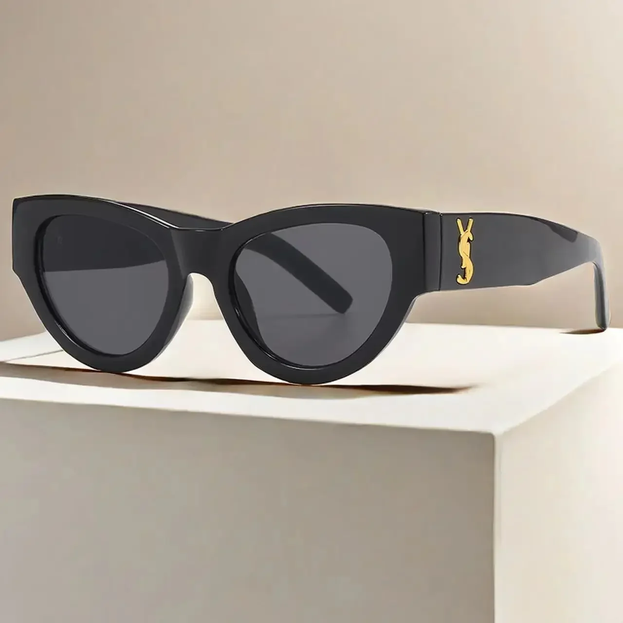 

2025 Retro Cat Eye Small Frame Sunglasses Women's New Fashion Simple Star with The Same Street Shot Decorative Trend Sunglasses