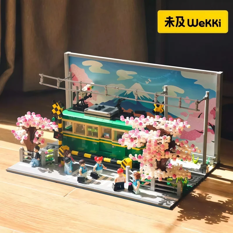 Kamakura Train Assembling Building Blocks Cherry Blossom Street Scene Anime Model Desktop Collectible Ornaments Holiday Gifts