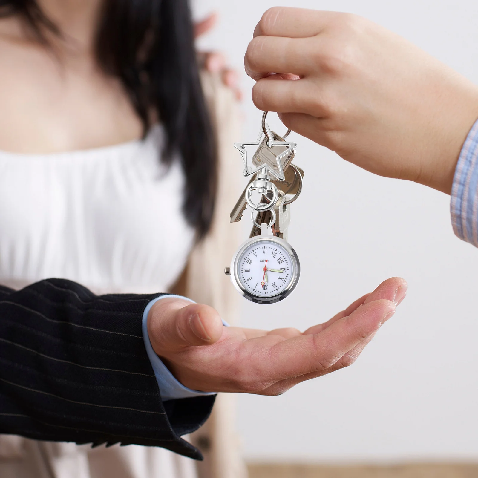 ساعة جيب محمولة عتيقة للممرضات، ساعة معلقة بحركة كوارتز مضيئة للموظفين الطبيين، ساعات حلقة مفاتيح محمولة