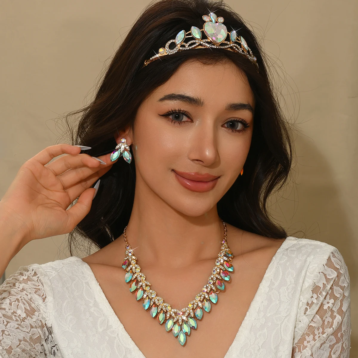 Ladies' fashionable and minimalist design, heart-shaped horse eye elegant crown necklace, earrings, jewelry set
