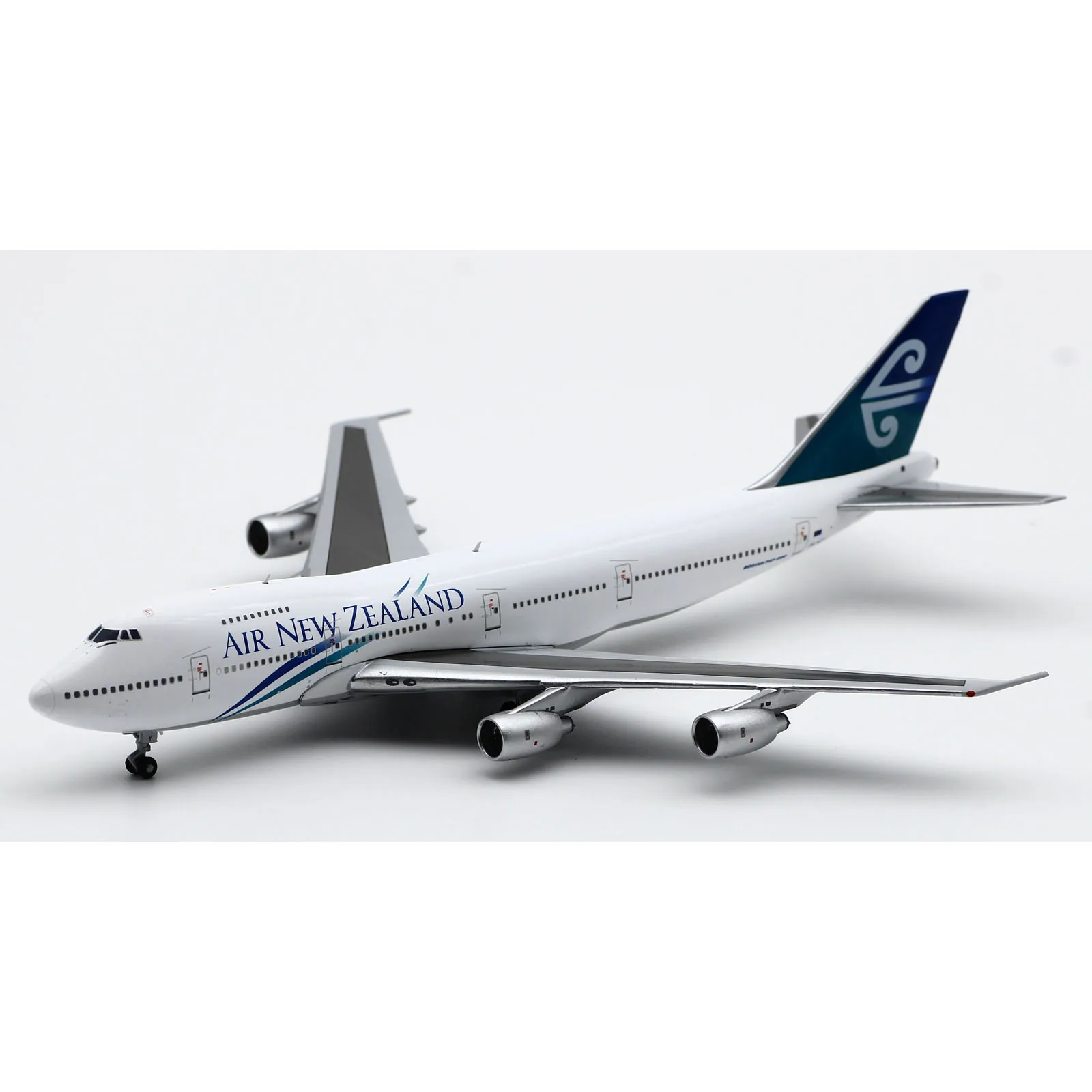 BB4-742-001 Alloy Collectible Plane Gift JC Wings 1:400 Air New Zealand Boeing B747-200B Diecast Aircraft Jet Model ZK-NZY