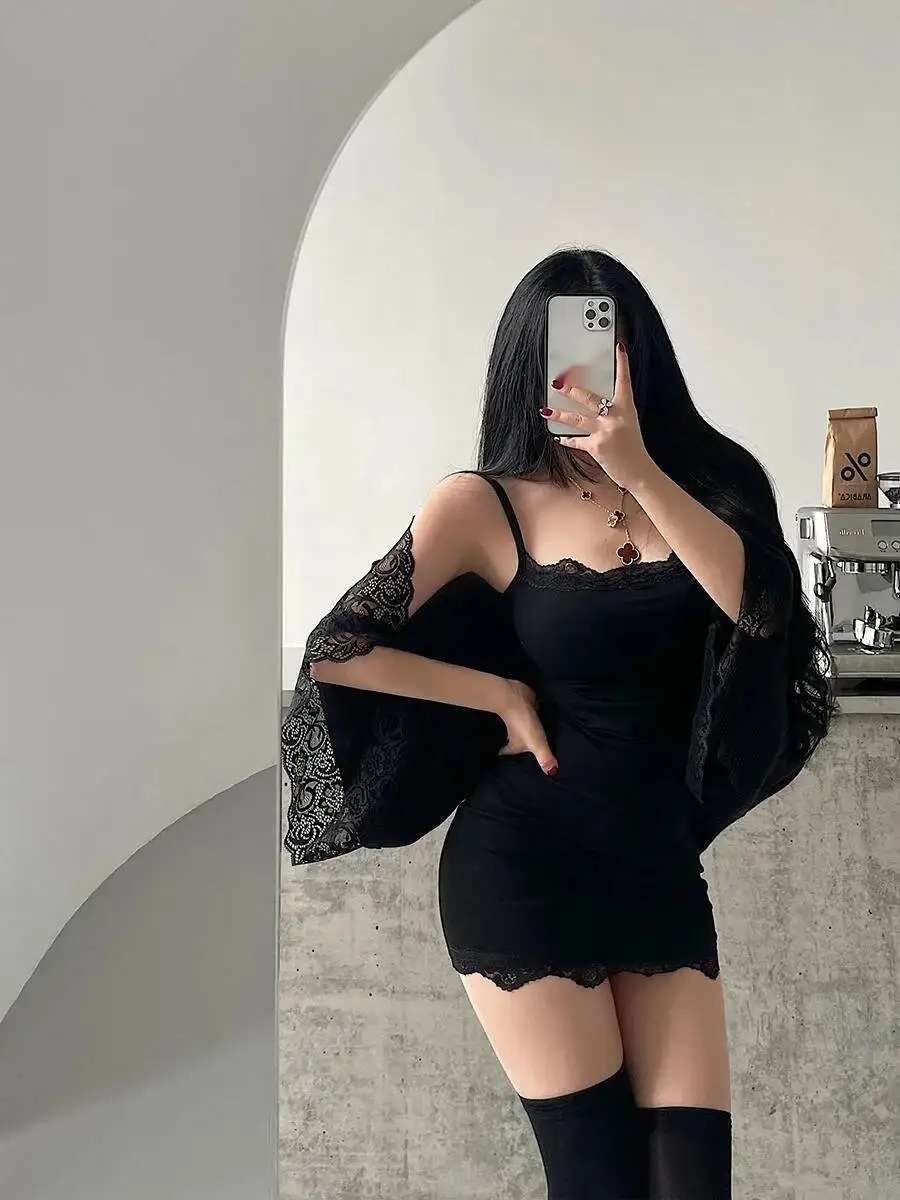 純粋な欲望スタイルセクシーなタイトなスキニーレーススプライシングボトムストラップドレスヒップラップショートドレスエレガントなファッション甘い女性 YY7T