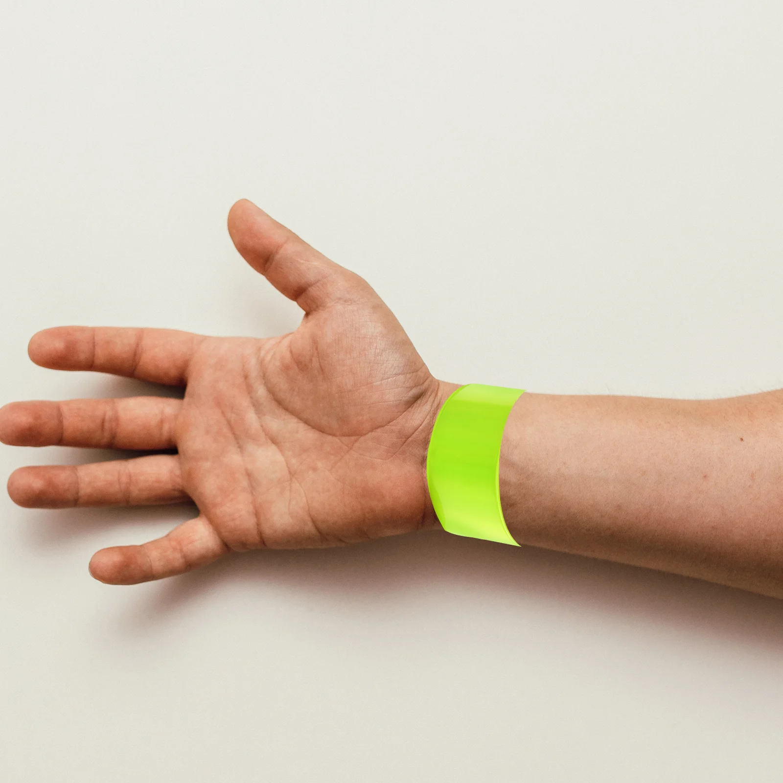 

6pcs Reflective Armband Safety Band Wristband Night Run Visible PVC Slap Bracelet Green Random Back Color Outdoor Tool