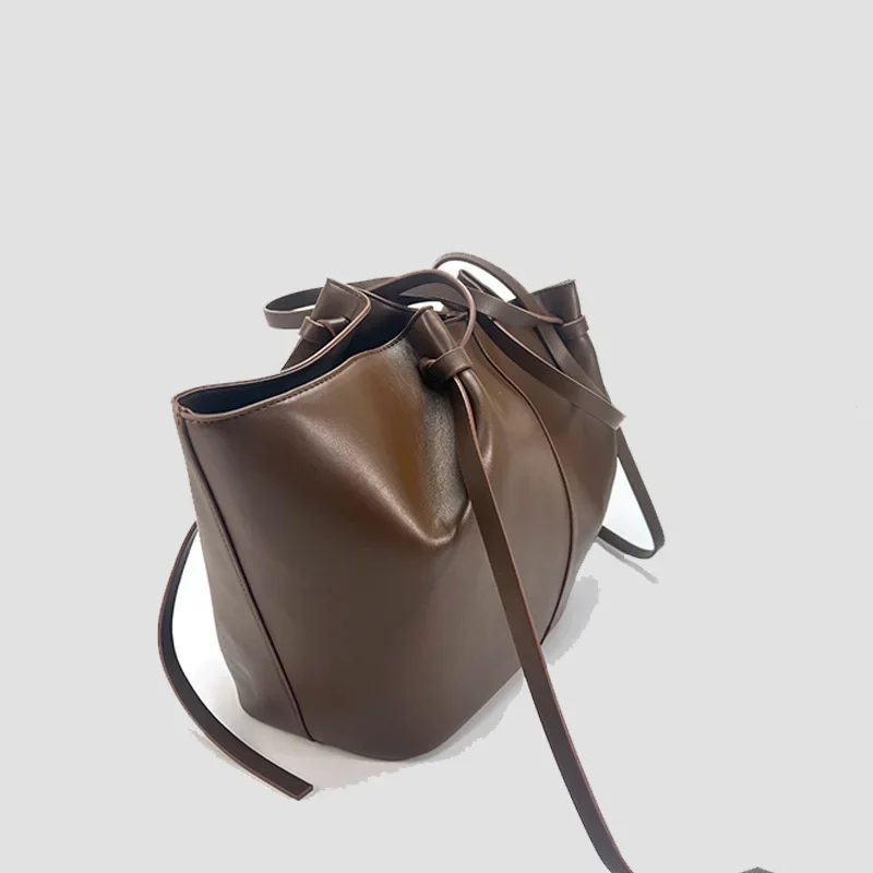 Bolsos de hombro trapecio de gran capac a la moda para mujer، bolsos con cierre de Metal de designedador، bolso grande de cuero #4