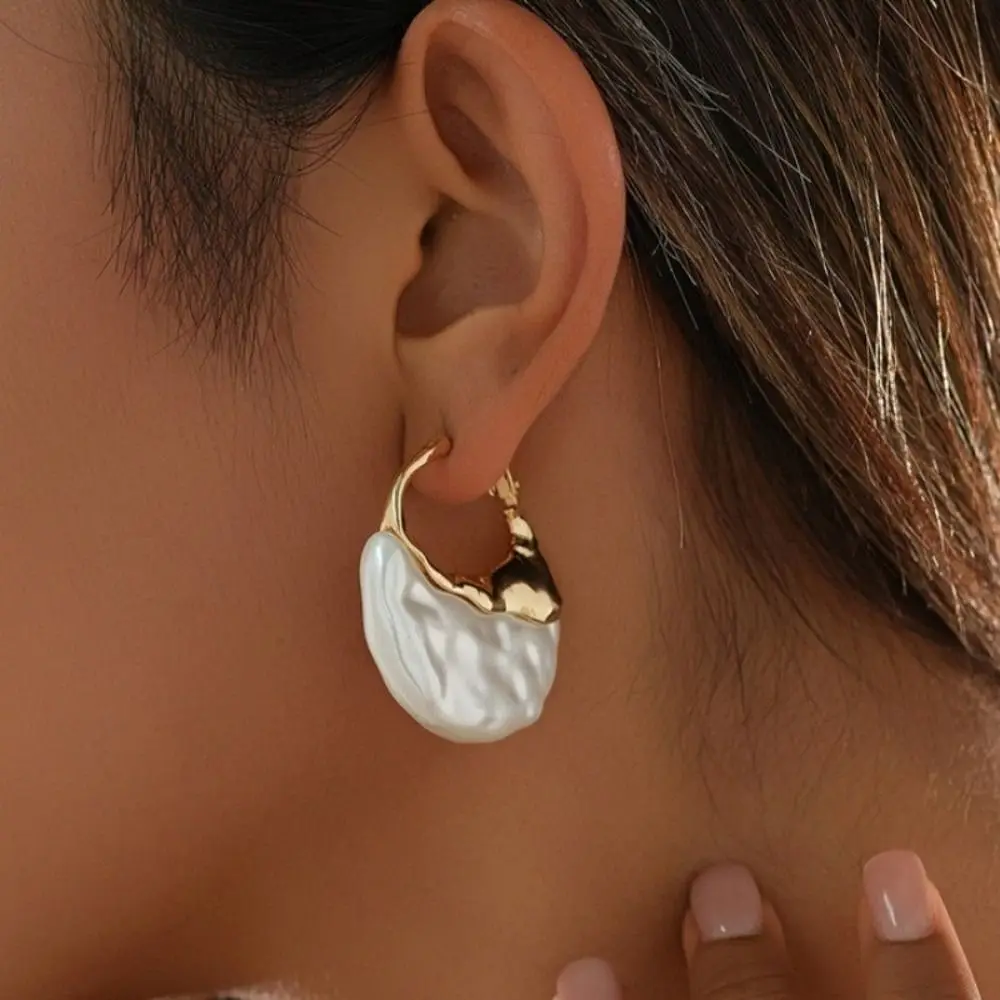 Irregular Shape Retro Faux Pearl Earrings Wrinkled Texture French Style French Pearl Pendant Danglers High-End Quality Elegant