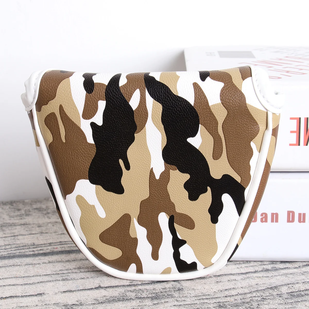 

Camouflage Putter Cover Waterproof Portable Club Head Protection Sleeve Universal Fit Mallet Style Golf Accessory Brown
