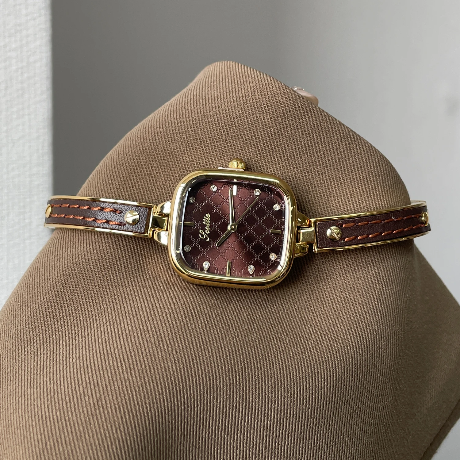 

Elegant women's wristwatch, petite and exquisite sugar cube watch, stylish women's watch, 2025 new model, watch accessory.