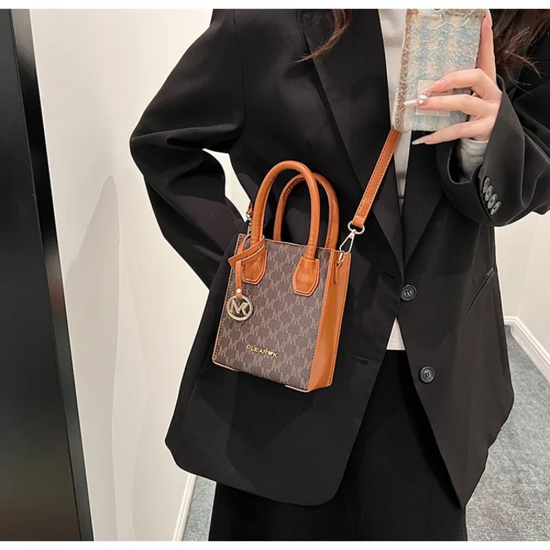 

High-end Light Luxury Tote Bag: European and American Style Versatile Female Bag, Exquisite and Trendy 2025 New Style Niche