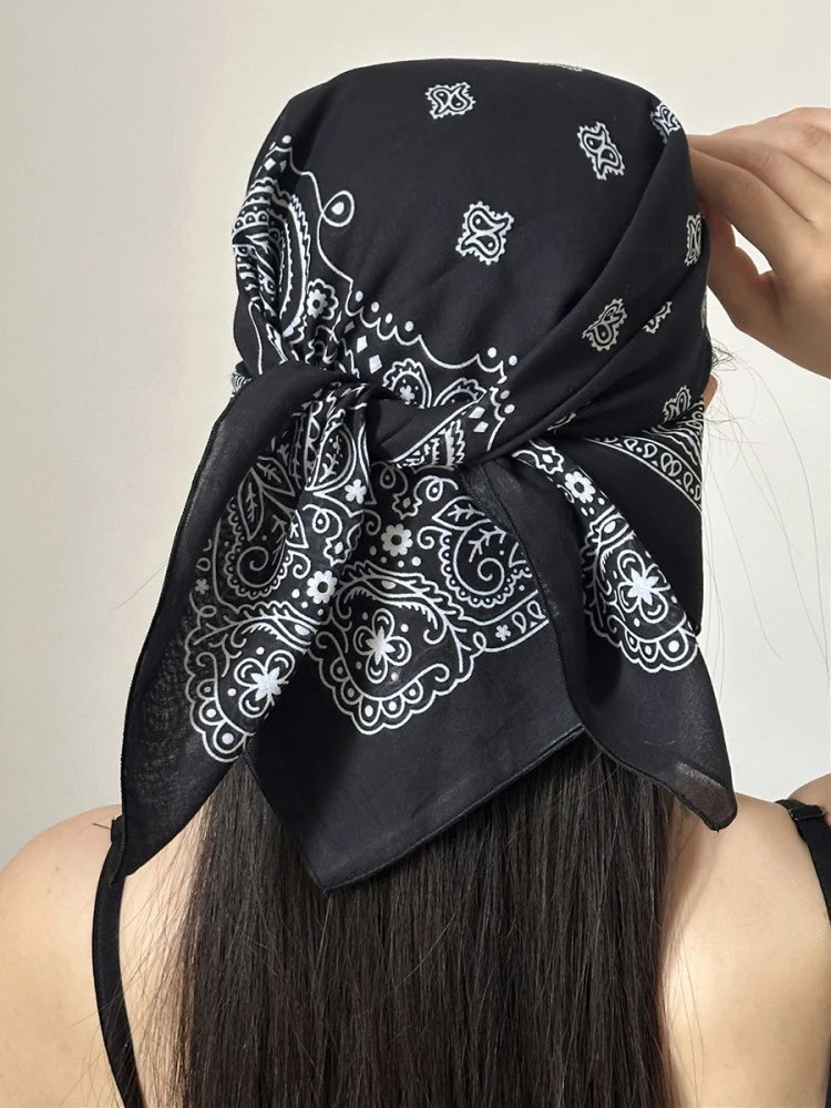 Sciarpa in cotone retrò American Street Sle Fiore di noce da donna Sciarpa di seta decorativa alla moda quadrata versatile Hip Hop