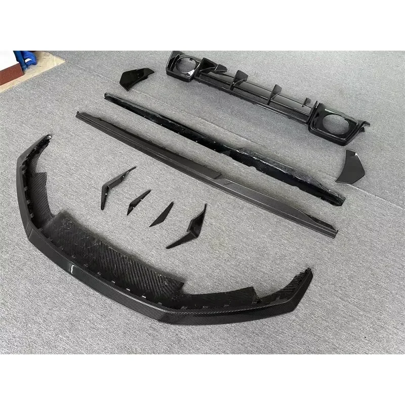 Performa Style Dry Carbon Body Kit Front Bumper Lip Canards Side Skirt Rear Bumper Rear Spoiler for R8