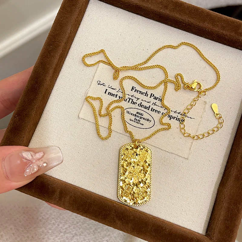 

Retro New In Ice Flower Rectangular Pendant Necklace Sparkling with High Grade Charms collar chains Party fine Jewelry Gifts