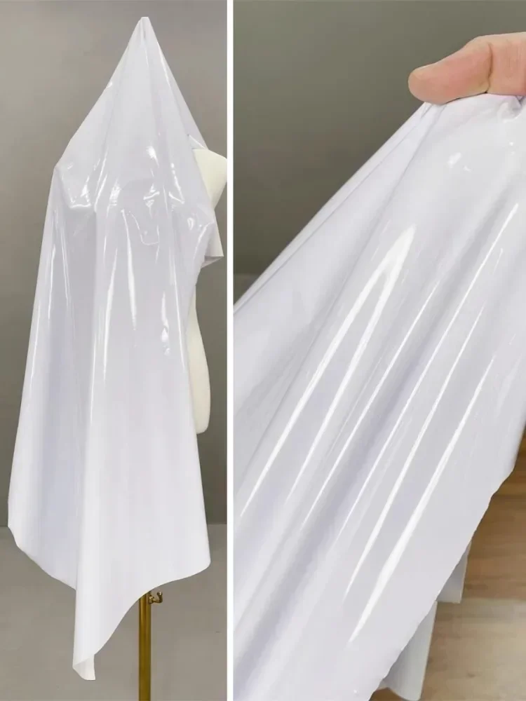 

Зеркальная кожаная ткань, высокая эластичность, чистый белый цвет, искусственная кожа, гладкая водонепроницаемая дизайнерская ткань для шитья одежды, метры