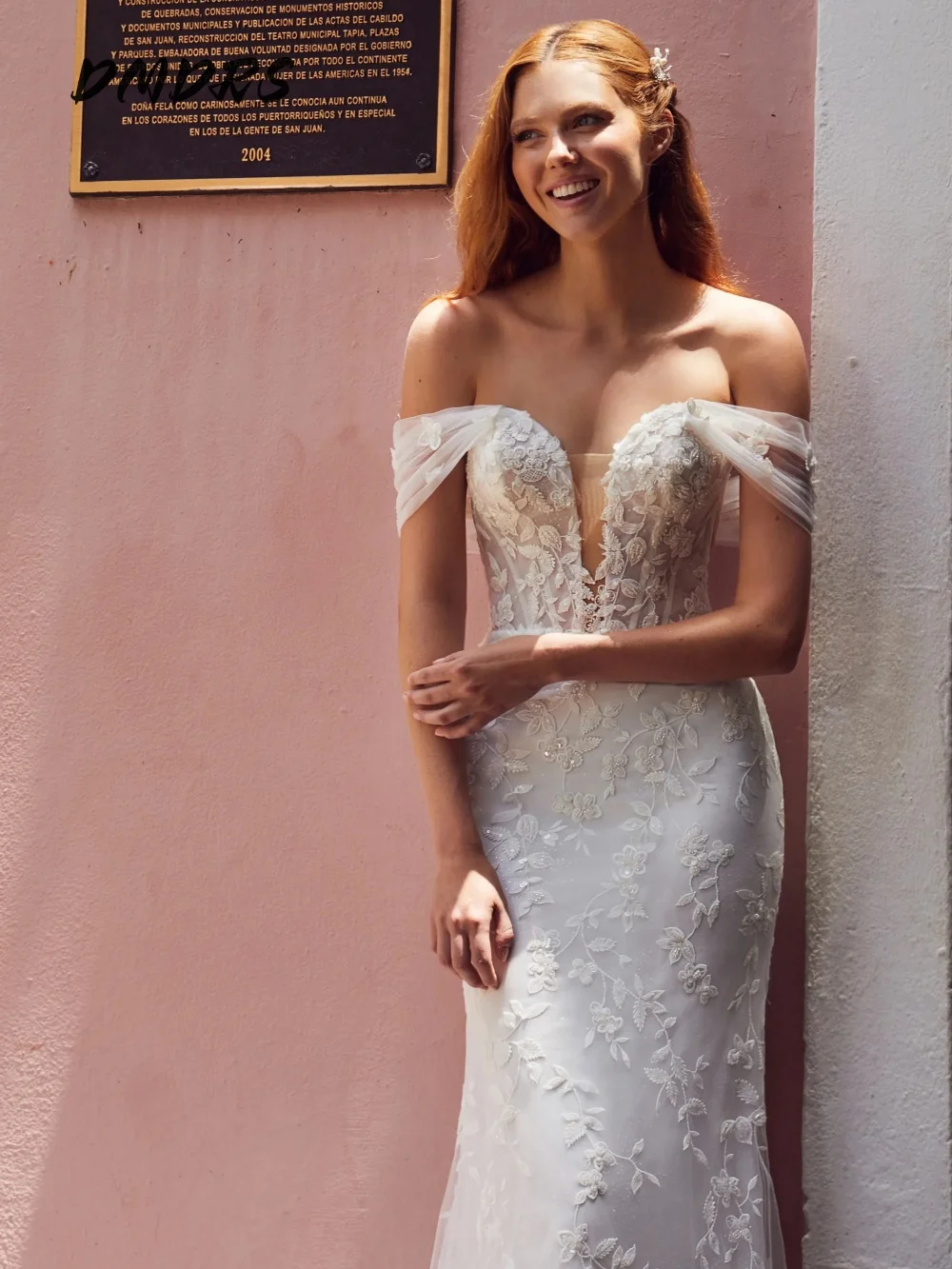 Luxuriöses trägerloses Hochzeitskleid 2026, bezauberndes Brautkleid mit Applikationen, elegantes, ärmelloses, bodenlanges Kleid nach Maß