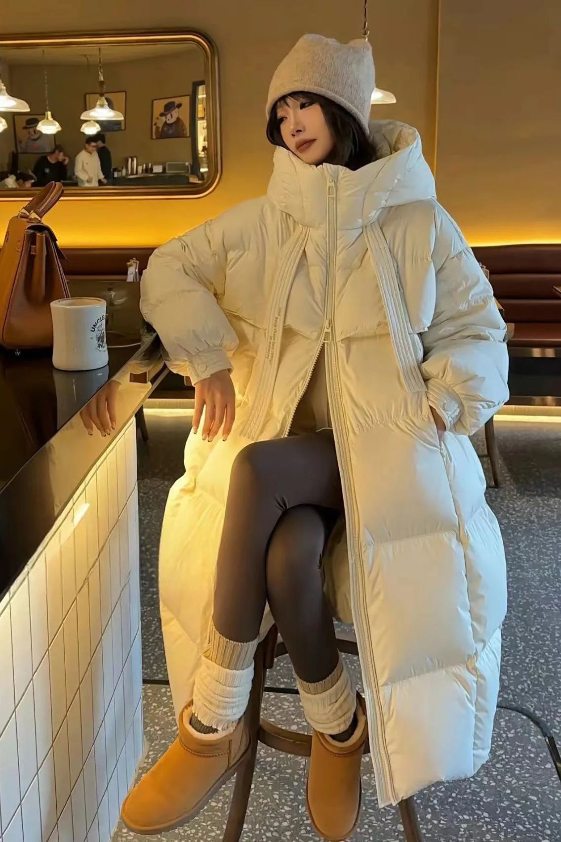 المألوف الشريط الأبيض بطة أسفل سترة شتاء جديد طويل فوق الركبة مقنعين أسفل سترة المرأة فضفاضة سميكة بطانية سترة