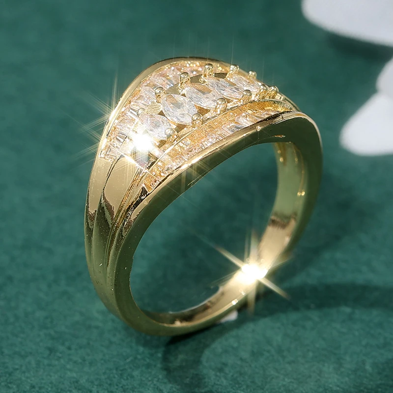 Luxurious Wide Face Copper Material Ring For Women Inlaid Synthetic Zircon Sparkling Ring Engagement Wedding Party Jewelry
