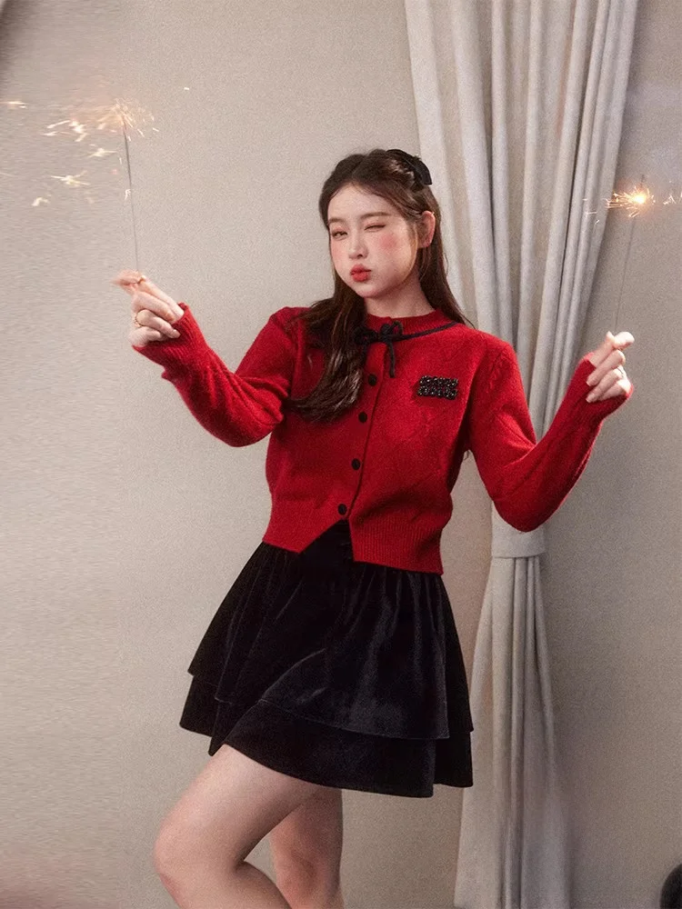 

Красный вязаный свитер больших размеров и комплект черной юбки для женщин больших размеров, привлекательный наряд с высокой талией для новогоднего праздника