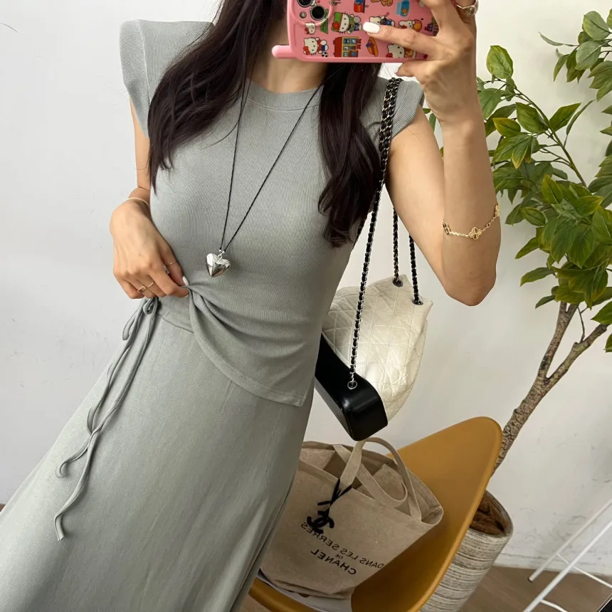 

Fashionable Korean Style Sleeveless Dress And Top Set High Waist Bodycon Summer Outfit Mid-Length round Neck Vest for Women