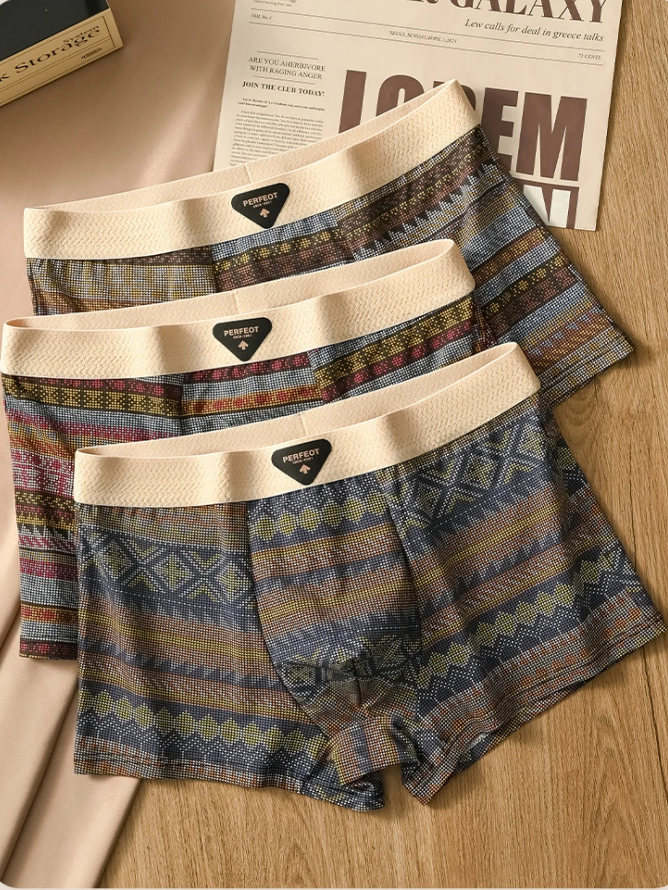 

3pcs Men's Cotton Underwear Boxer Briefs Soft Comfortable Retro Print Loose Boxer Shorts