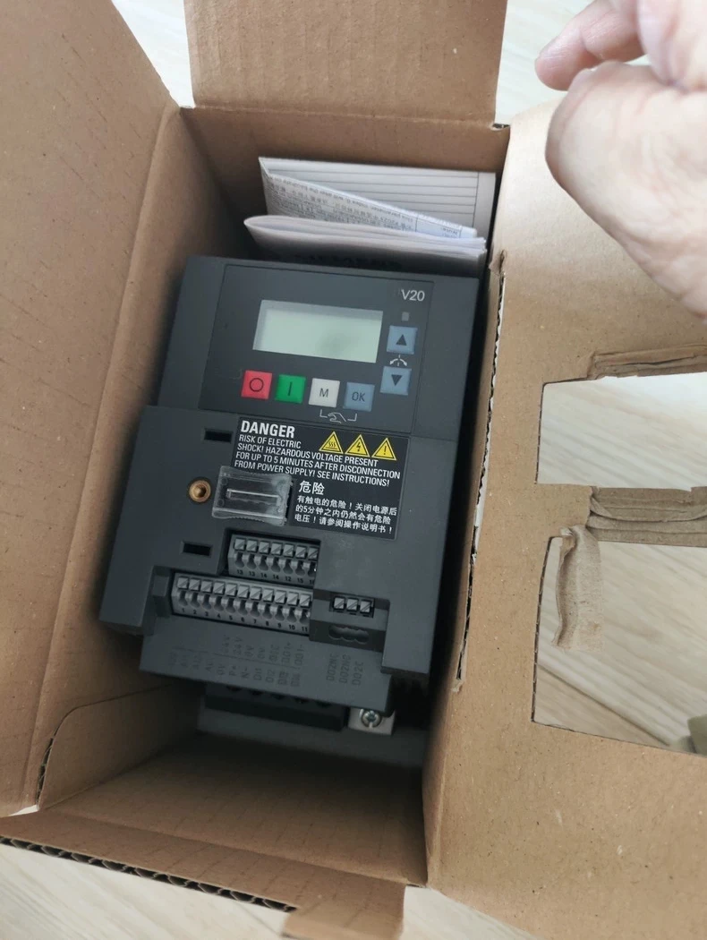 6SL3210-5BB21-1UV1 6SL3210-5BB21-1BV1 6SL3210-5BB21-5UV1 6SL3210-5BB21-5BV1 VFD Industrial Drive Control Parts