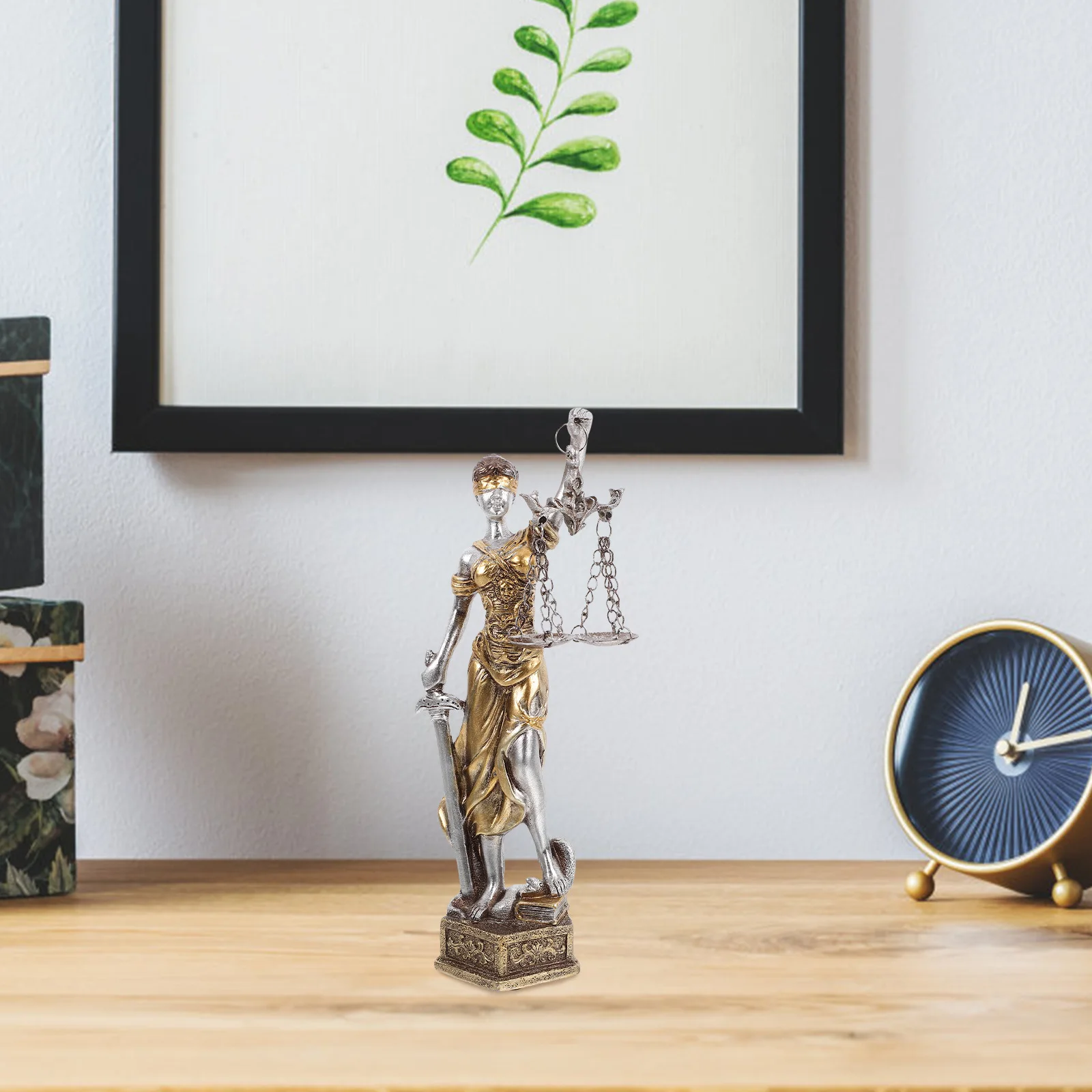 

Statue Resin Greek Goddess of Fairness and Justice Sculpture for Law Office Decor Desktop Ornament Home Study
