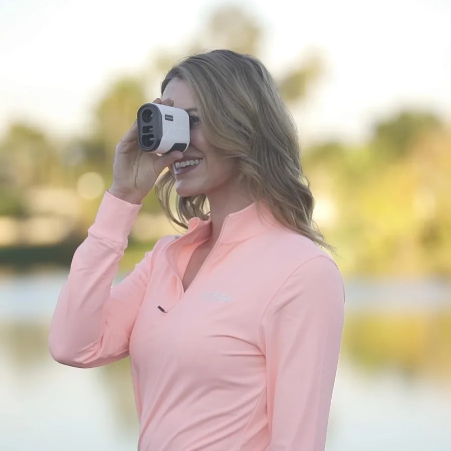 Pengukur Jarak Tahan Air dengan Pembesaran 6.5X, Kompensasi Kemiringan, dan Mode Kecepatan untuk Pengukuran Jarak yang Akurat dalam Berburu