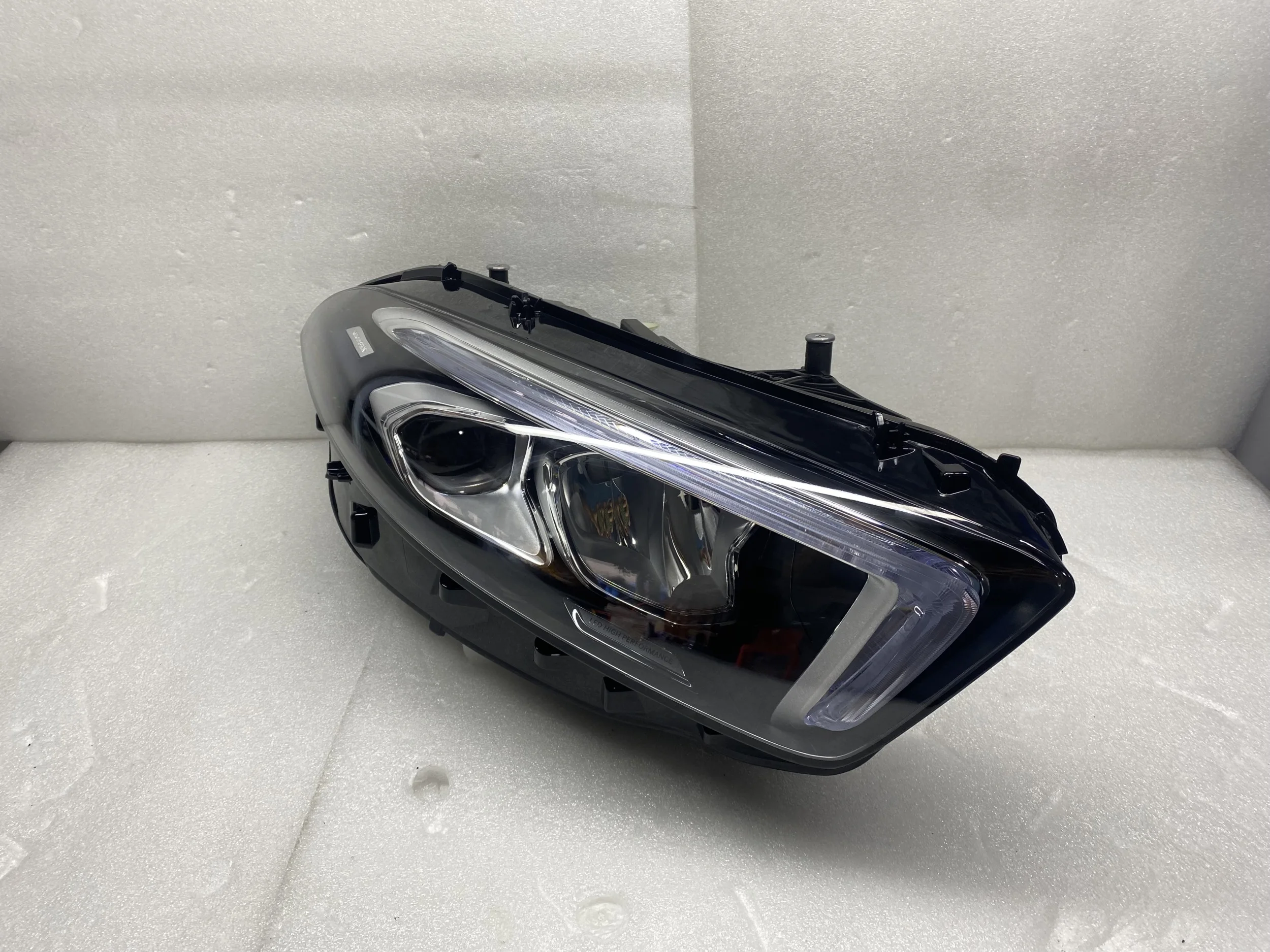 Hot selling original high-quality headlights suitable for Mercedes Benz A-Class W177 A180 A200 A220 LED headlights