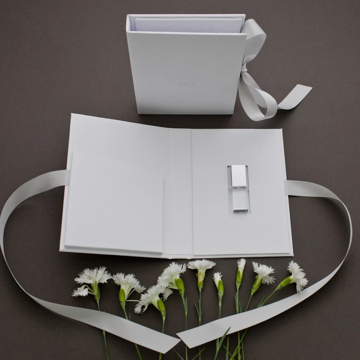 

Custom Luxury white presentation Photo box for 4х6, 5x7 prints and USB, Wedding Photography box