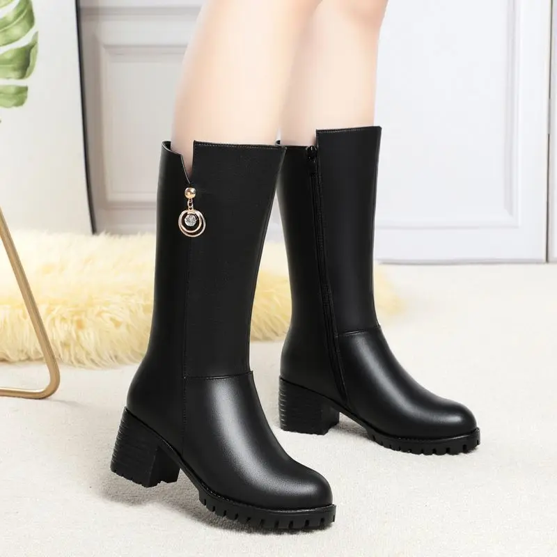 

Осенне-зимние черные кожаные полувысокие сапоги на флисовой подкладке для женщин, элегантные туфли до середины икры на каблуке, женская обувь в готическом стиле, распродажа