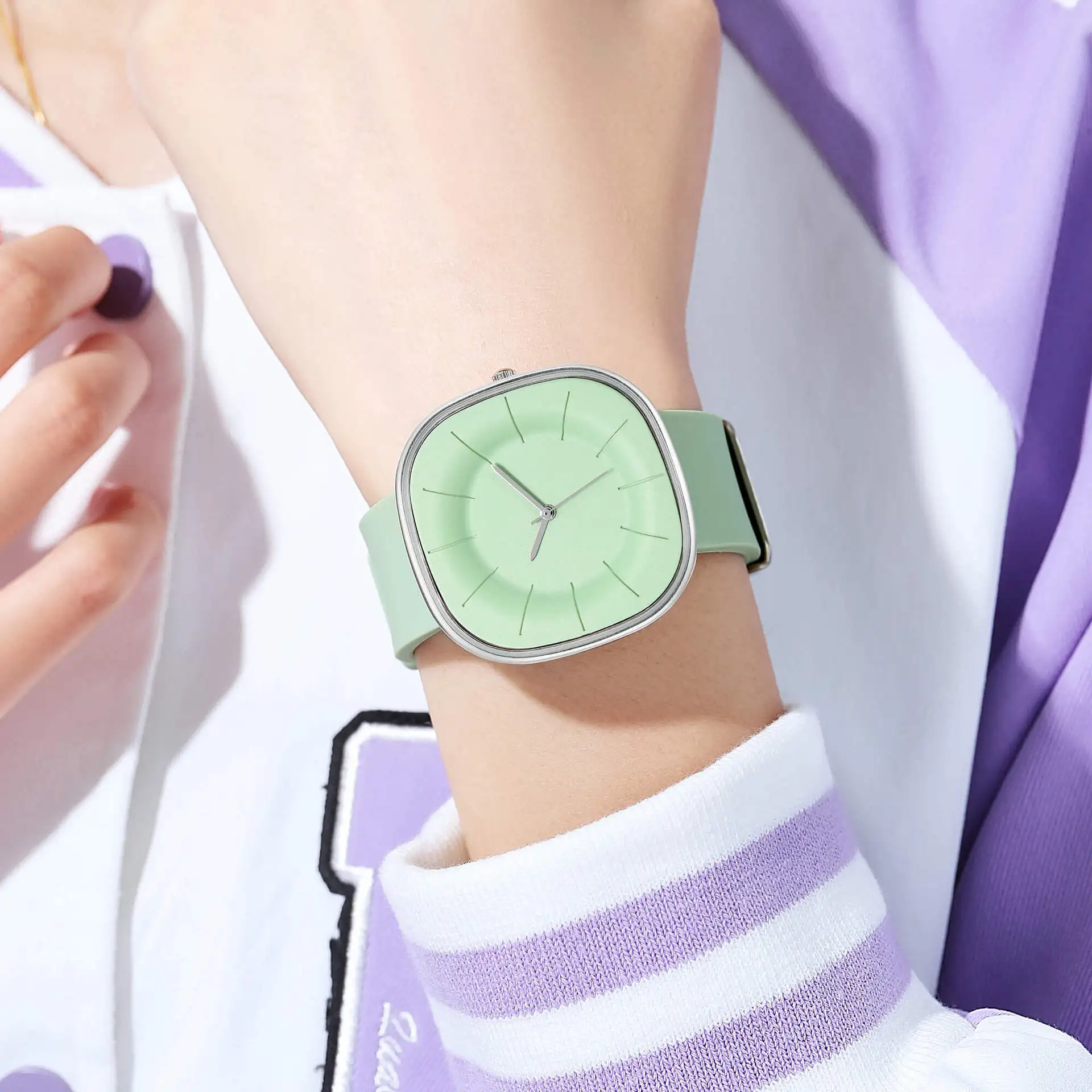 2025 Orologio da donna con cubo di zucchero di fascia alta di nicchia INS per studenti creativi di alto valore minimalista giapponese