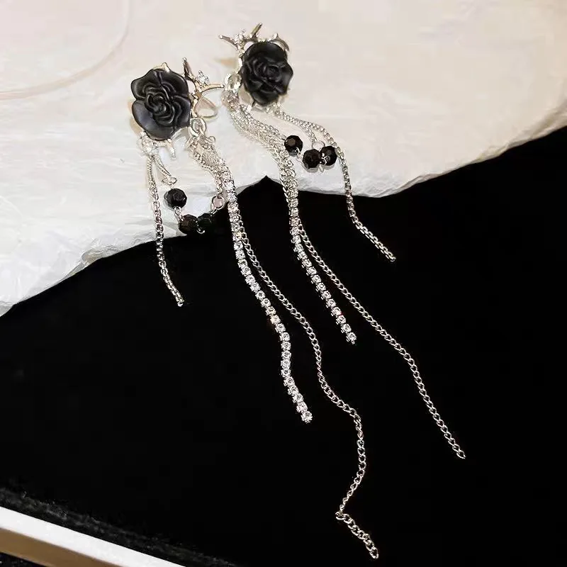 Retro Punk Fashion Black Rose Flower Ear Clip For Women Trendy Rhinestone Long Tassel Pendant Earrings Casual Party Jewelry Gift