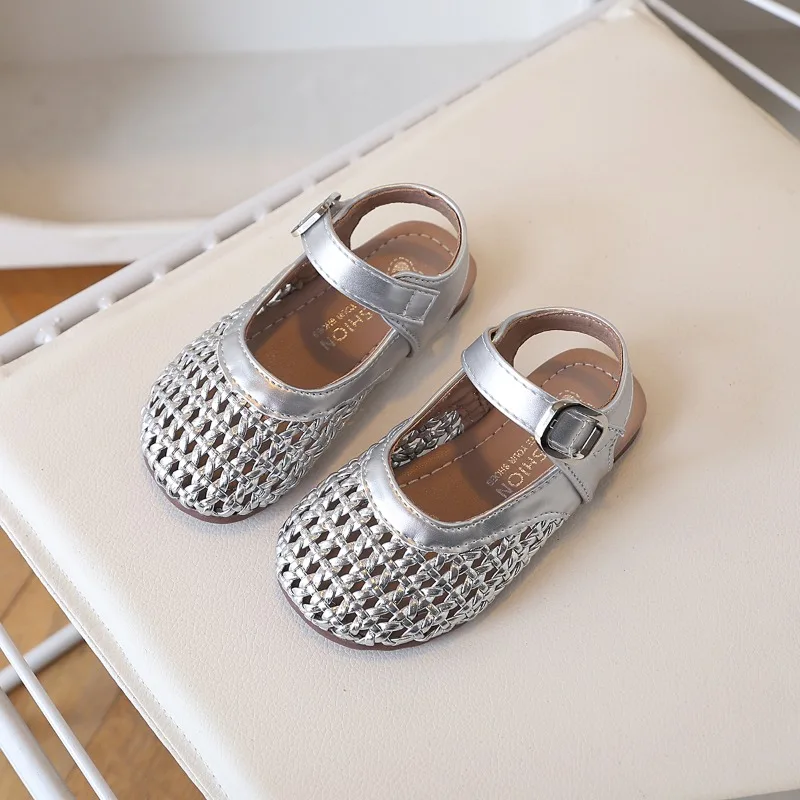 أحذية بناتي جديدة لعام 2025 صنادل صيفية للأطفال غير قابلة للانزلاق نعل ناعم أحذية الأميرة المريحة والمسامية للأطفال #3