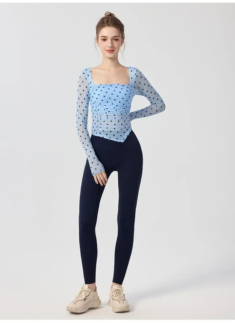 T-Shirt mit quadratischem Ausschnitt und Polka-Dot-Muster, Retro-Stil, langärmelig, für Damen, mit unregelmäßigem Saum, Taillenbund, Brustpolster, geeignet für Yoga, Fitness und Pilates. – Detail 4